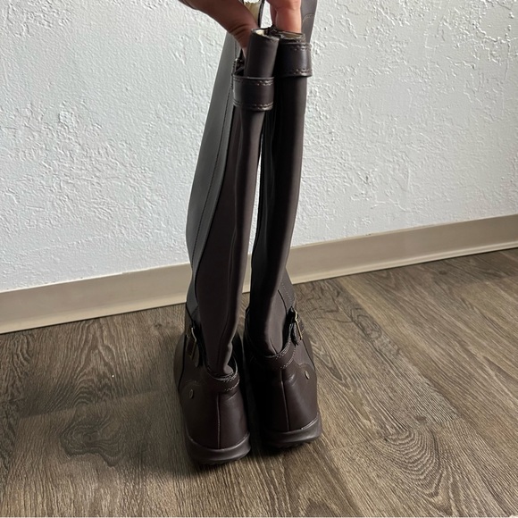 Hush Puppies Brown Leather Tall Riding Boots Buckles Women's size 9W 9 Wide - Picture 7 of 10